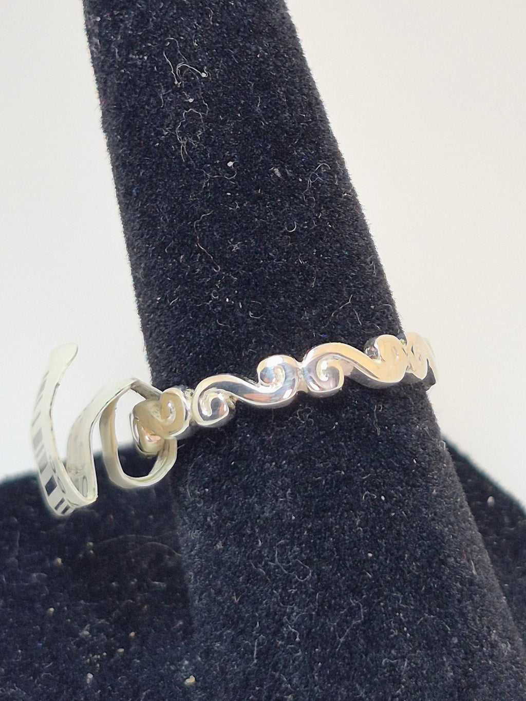 Keith Jack Sterling Size 6 Silver Irish Spiral Ring 925 2mm Full Band Design NWT