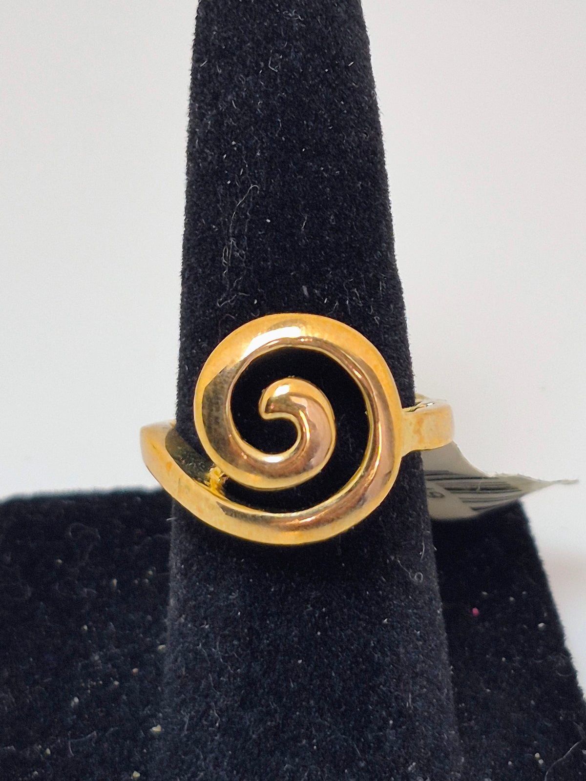 NWT Gold Tone Irish Spiral Ring - Size 9 Tarnish Resistant