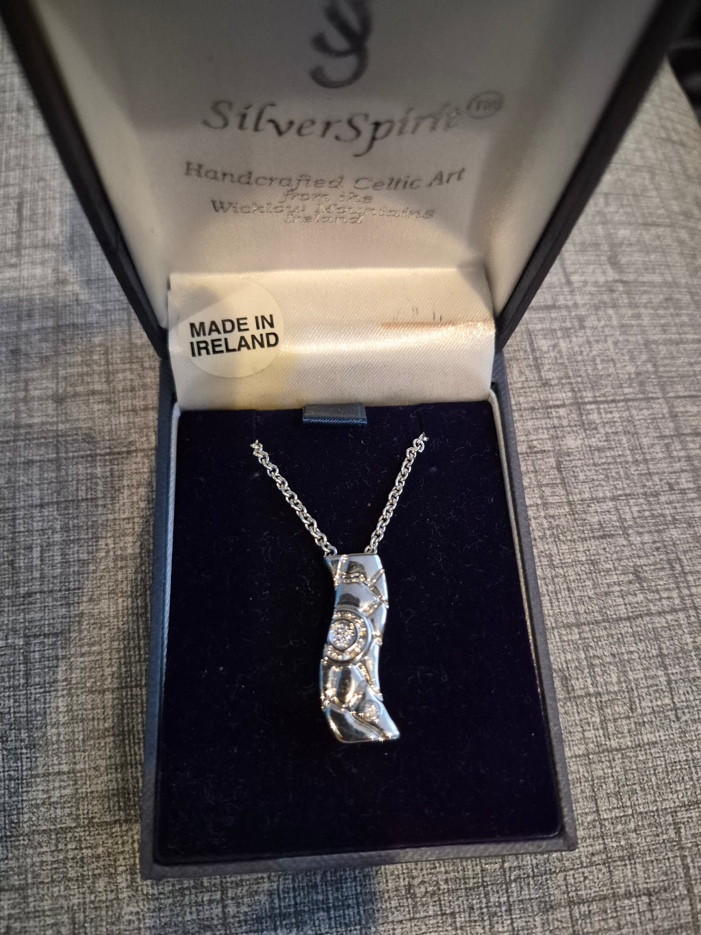 Silver Spirit Handcrafted Celtic Art Pendant Necklace – Made in Ireland NIB