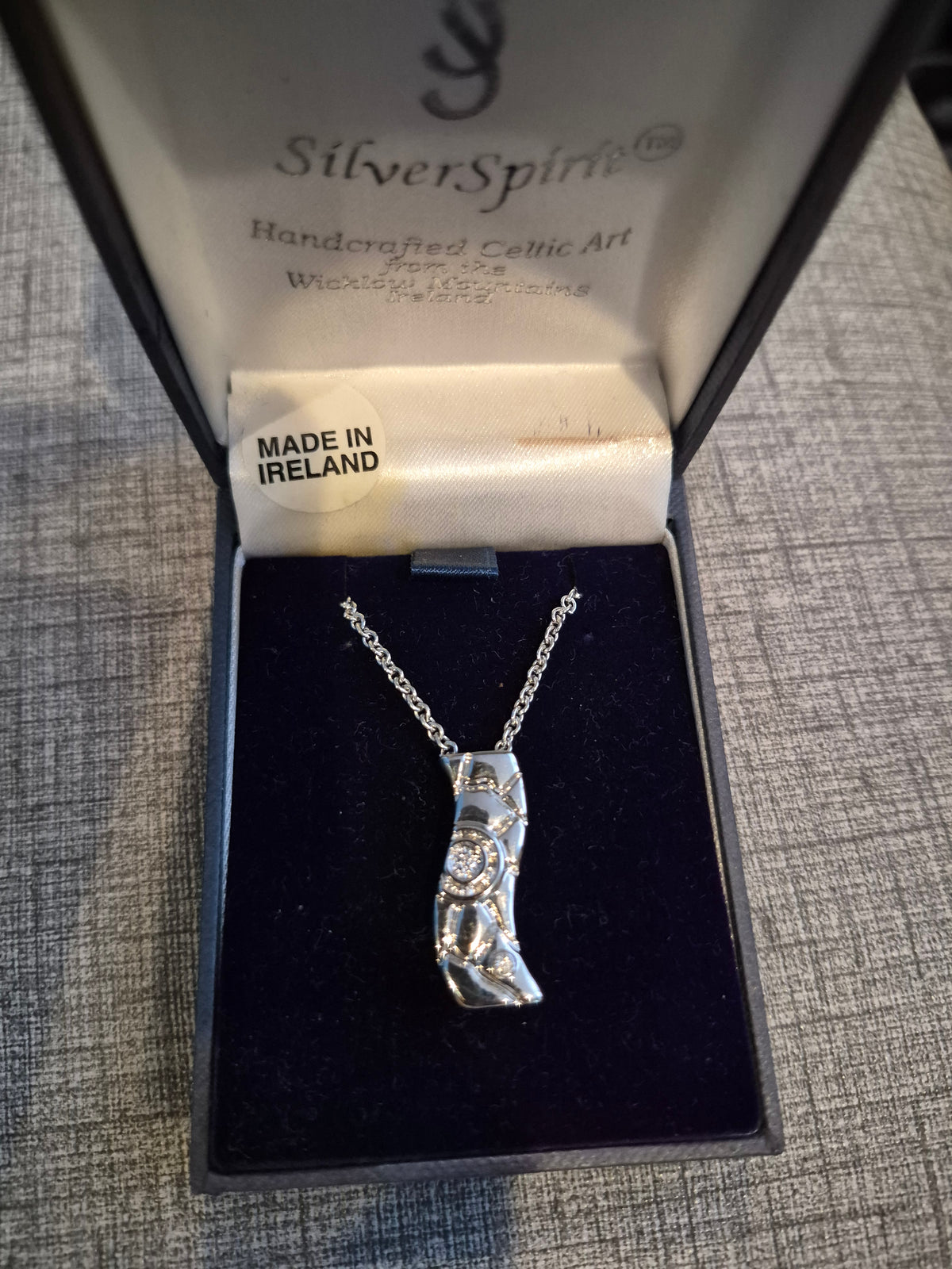 Silver Spirit Handcrafted Celtic Art Pendant Necklace – Made in Ireland NIB