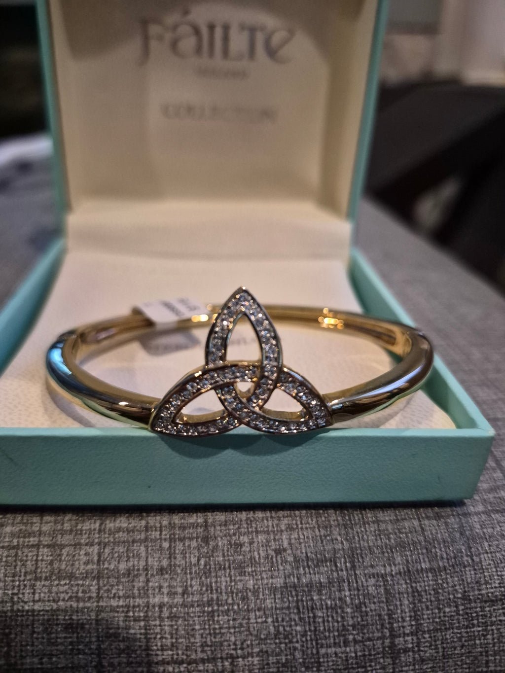 Fáilte Collection Gold-Tone Trinity Knot Hinged Bangle Bracelet NIB