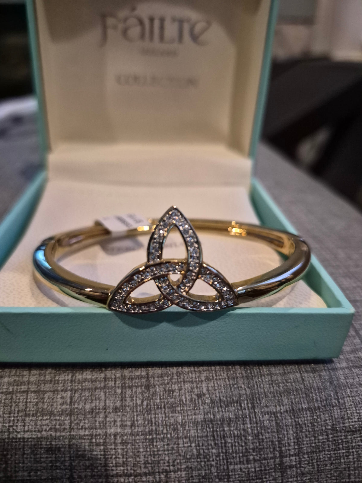 Fáilte Collection Gold-Tone Trinity Knot Hinged Bangle Bracelet NIB